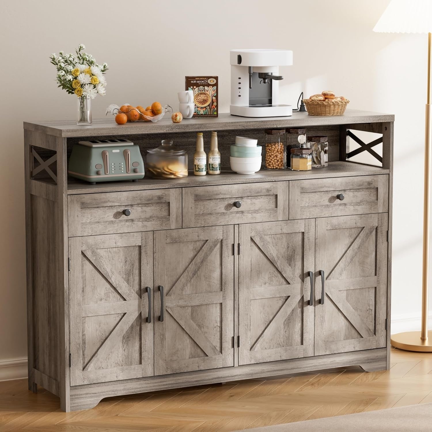 Buffet gris avec quatre portes, trois tiroirs et niche ouverte, meuble spacieux 120 x 35 x 95 cm