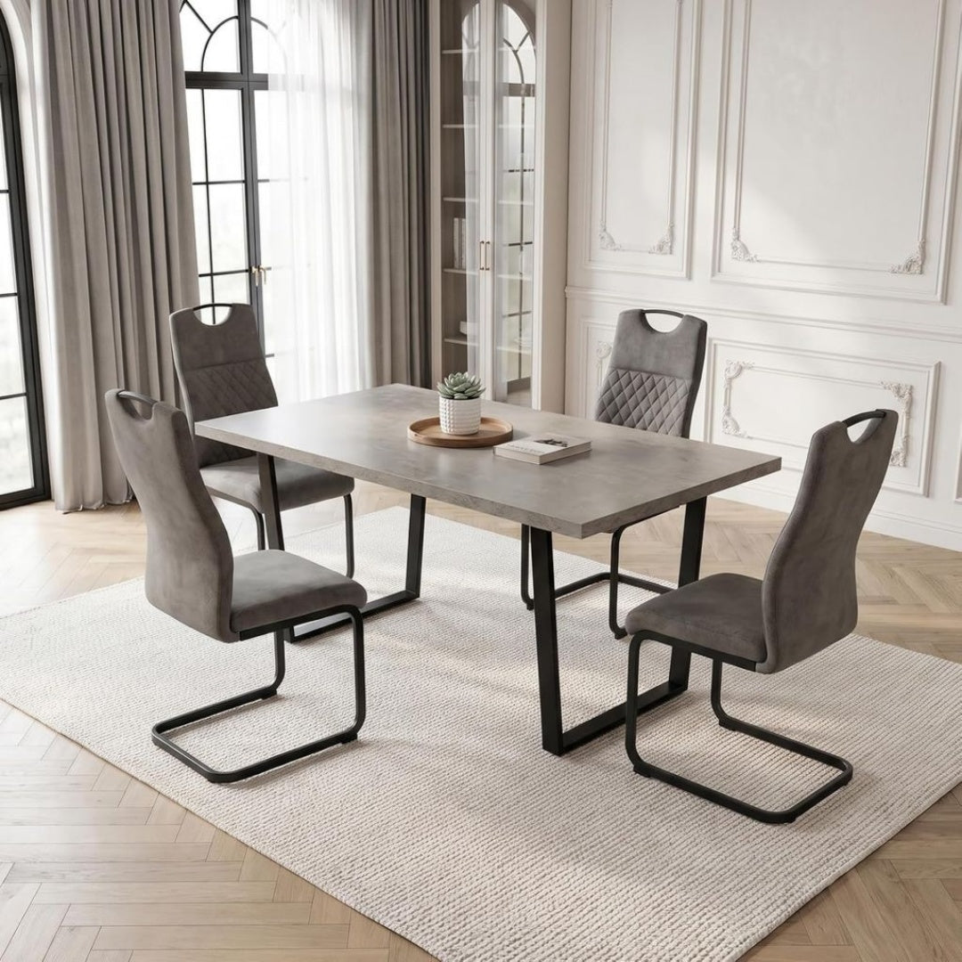 Chaises empilables structure metal noir