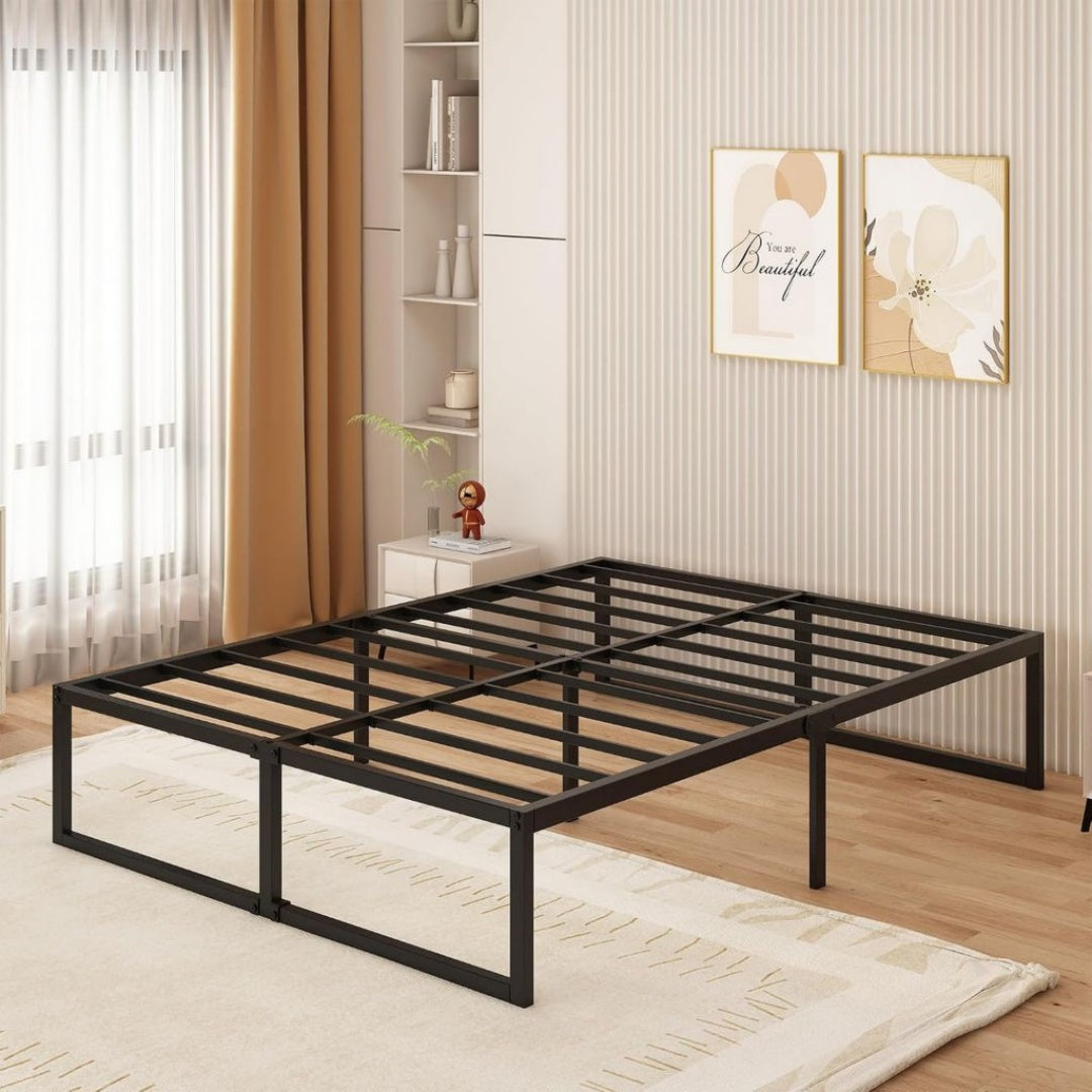 Chaises finition bois structure metal creme
