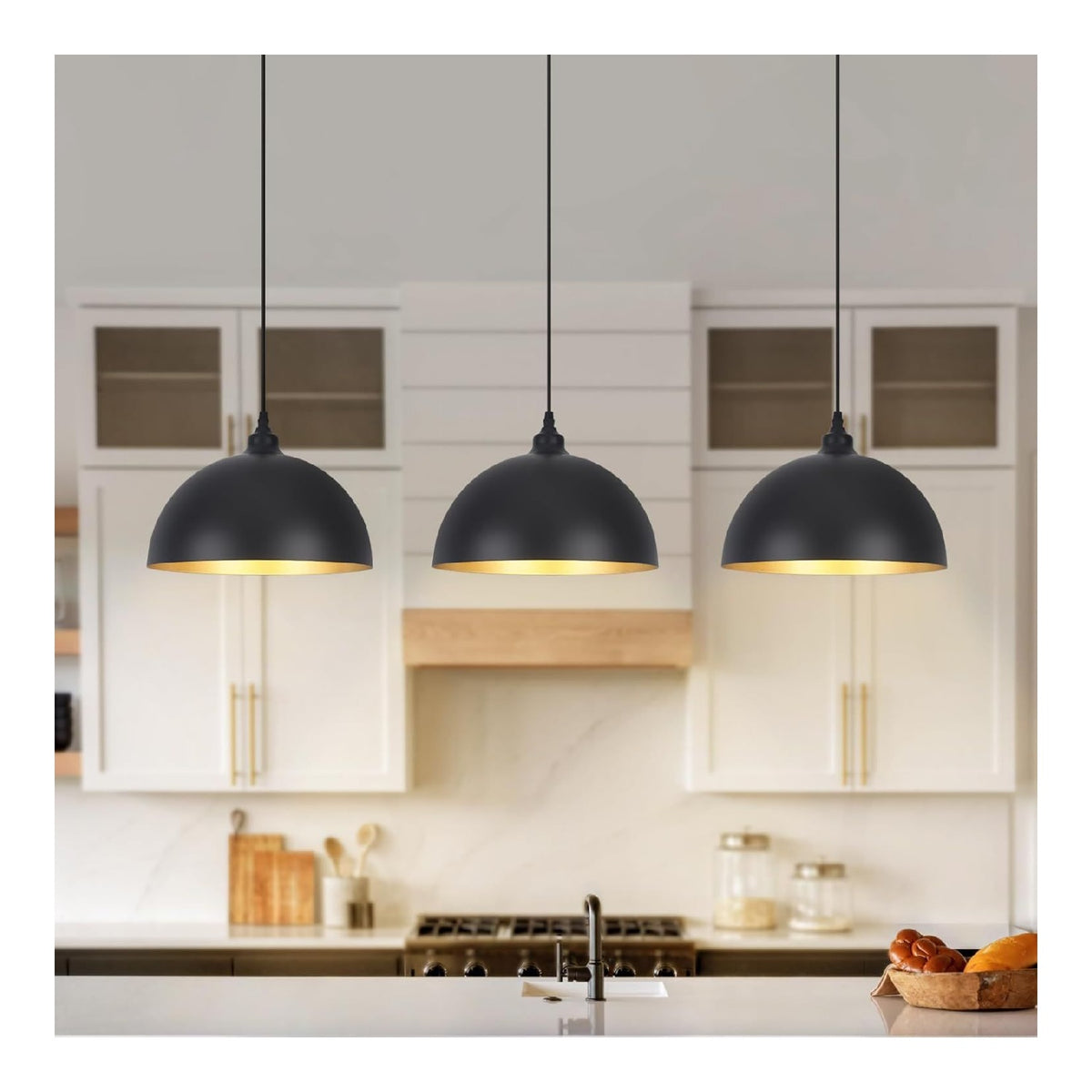 Solution lumineuse Noir et Dore au dessin sobre en format suspension 60 W E14