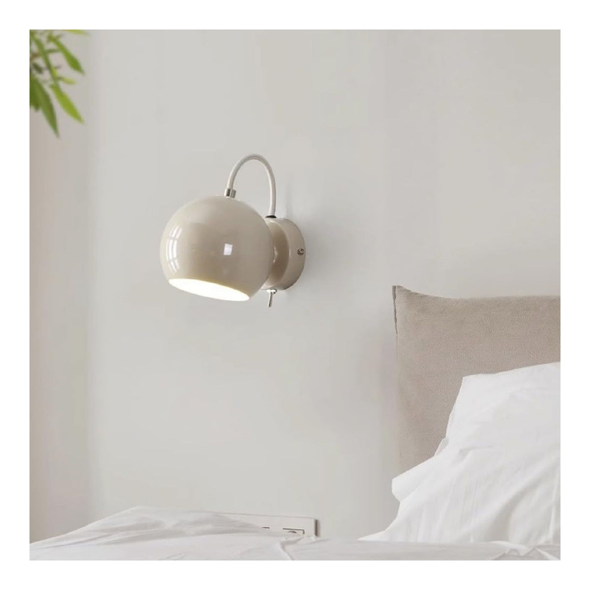 Solution lumineuse Blanc et Ambre au dessin sobre en format applique murale 60 W