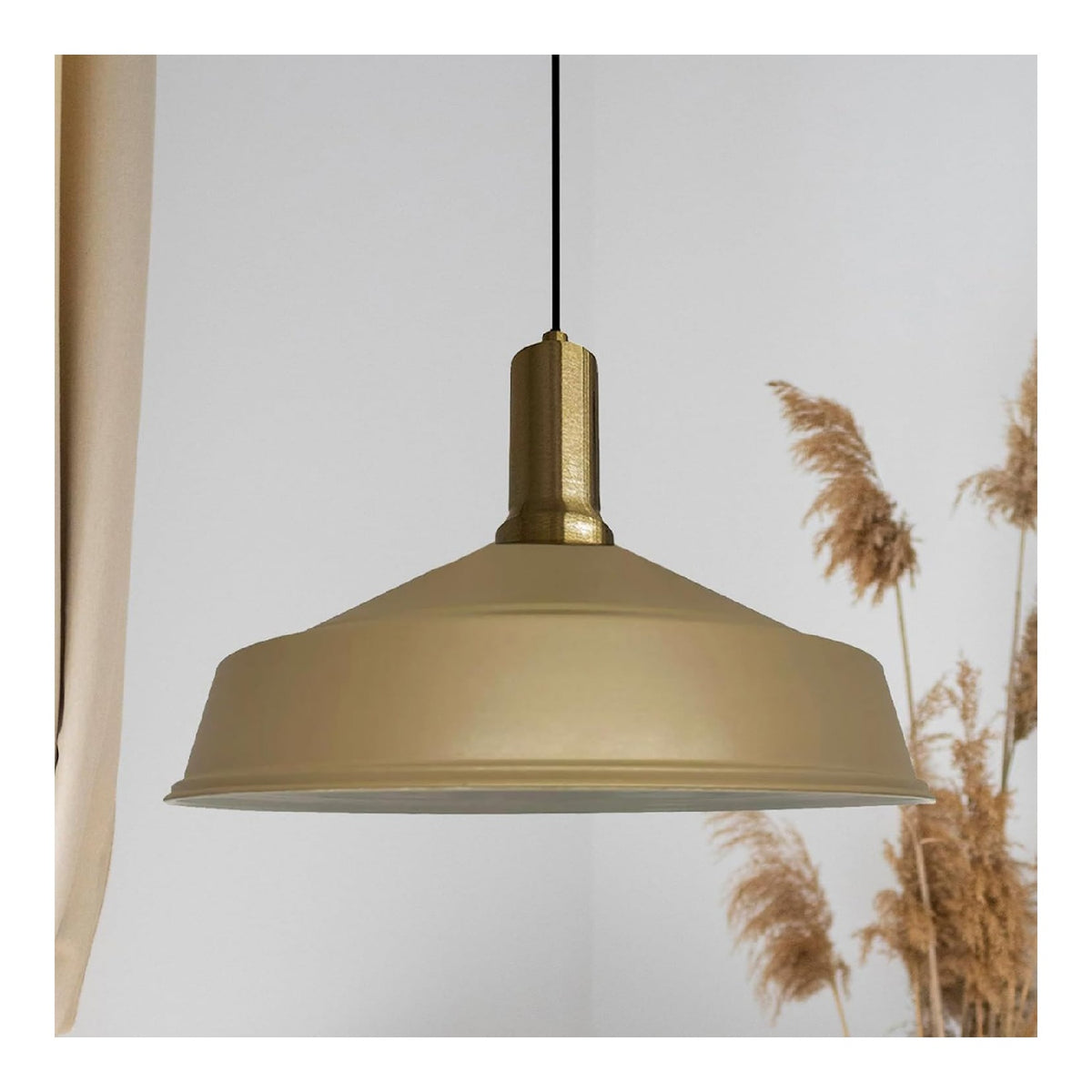 Luminaire Ambre et Beige a silhouette graphique de type suspension E27